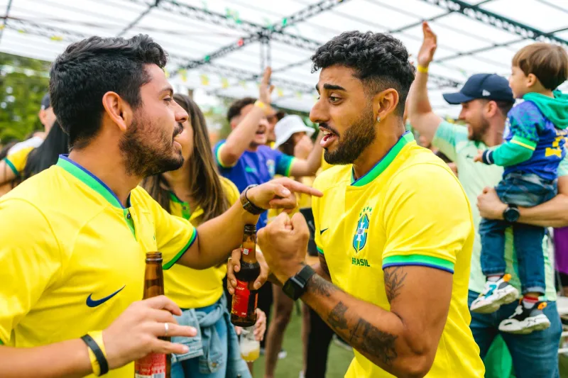 Quando Dois Mundos se Encontram: As Amizades Improváveis Entre Duplas Gêmeas do Entretenimento Brasileiro